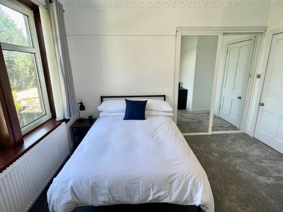 Large 2 Bed Near Glasgow Airport Paisley Esterno foto