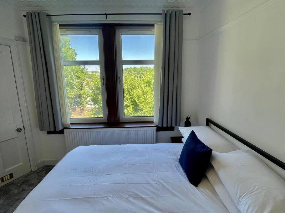 Large 2 Bed Near Glasgow Airport Paisley Esterno foto