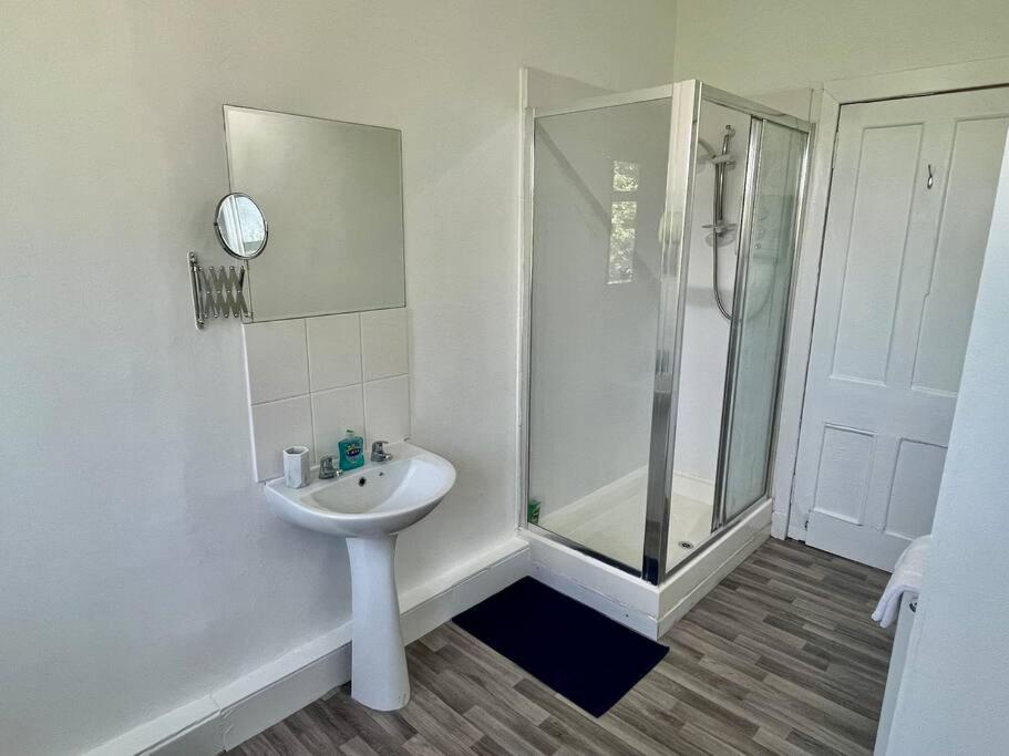 Large 2 Bed Near Glasgow Airport Paisley Esterno foto